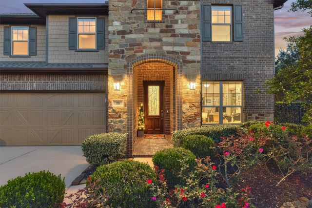 18 Shire Glen Place, The Woodlands, TX 77354