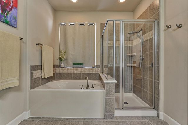 18 Shire Glen Place, The Woodlands, TX 77354