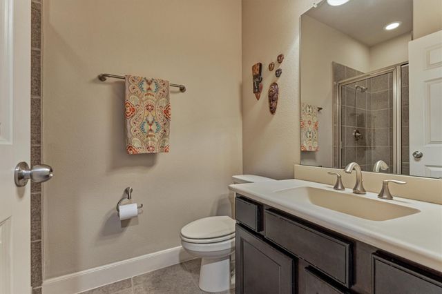 18 Shire Glen Place, The Woodlands, TX 77354