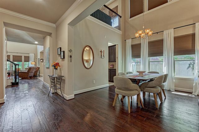 18 Shire Glen Place, The Woodlands, TX 77354