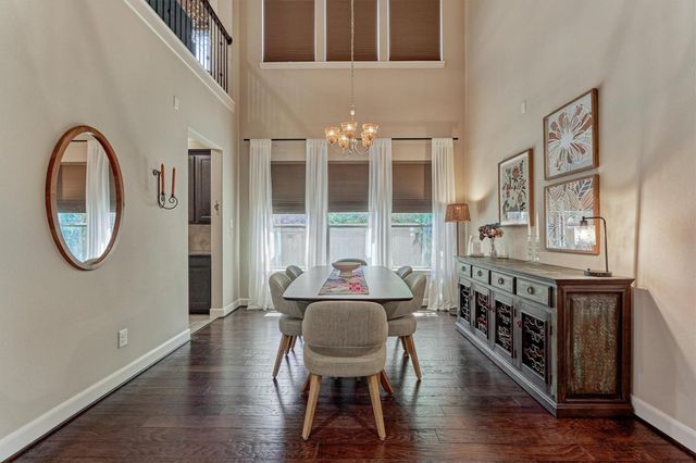 18 Shire Glen Place, The Woodlands, TX 77354