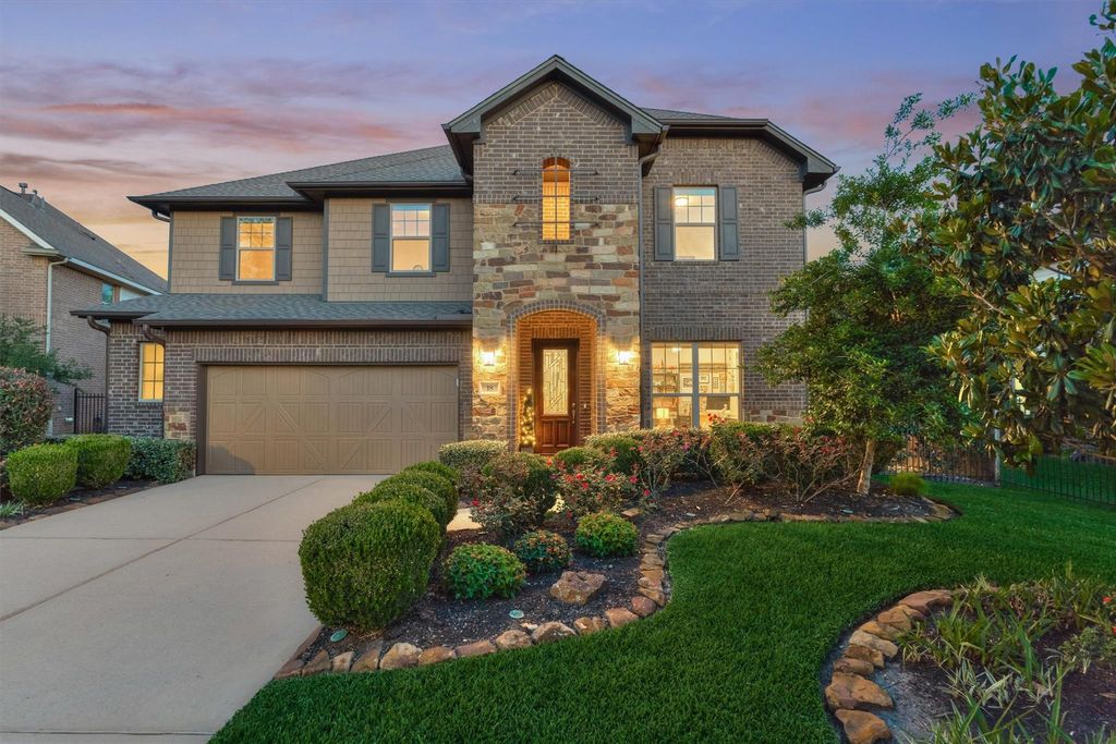 18 Shire Glen Place, The Woodlands, TX 77354