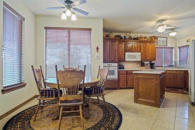 6712 SW Driftwood Dr, Lawton, OK 73505