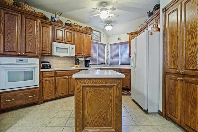 6712 SW Driftwood Dr, Lawton, OK 73505