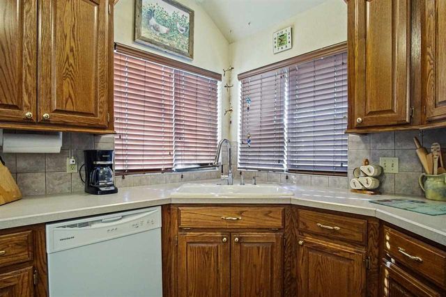 6712 SW Driftwood Dr, Lawton, OK 73505