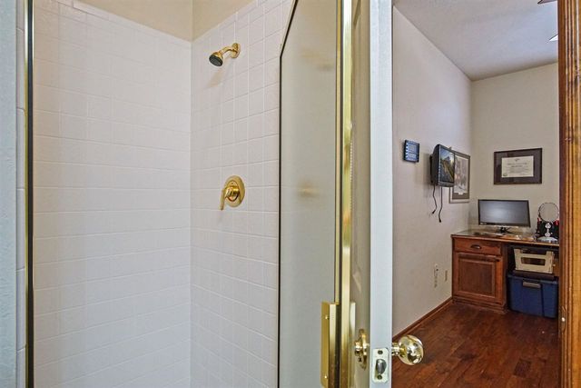 6712 SW Driftwood Dr, Lawton, OK 73505