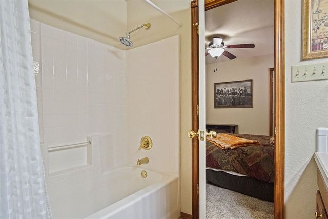 6712 SW Driftwood Dr, Lawton, OK 73505