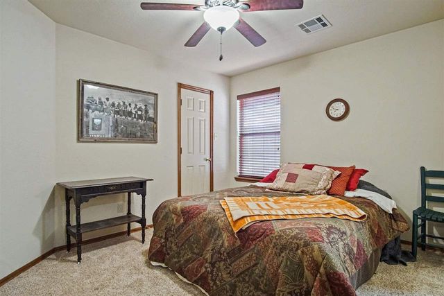 6712 SW Driftwood Dr, Lawton, OK 73505