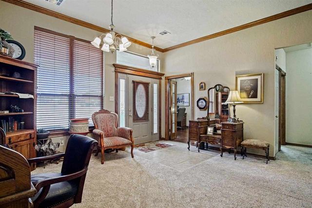 6712 SW Driftwood Dr, Lawton, OK 73505