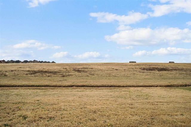 6712 SW Driftwood Dr, Lawton, OK 73505