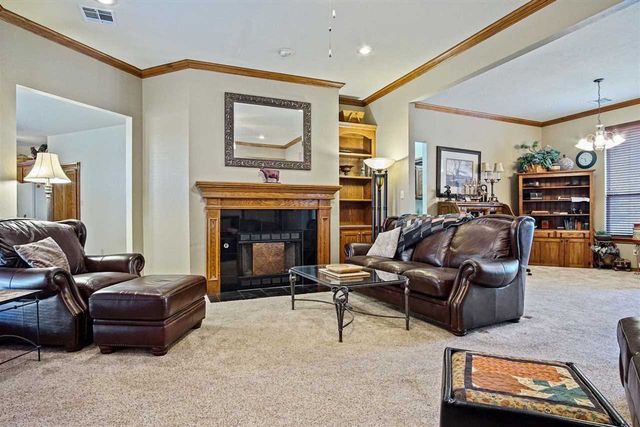 6712 SW Driftwood Dr, Lawton, OK 73505