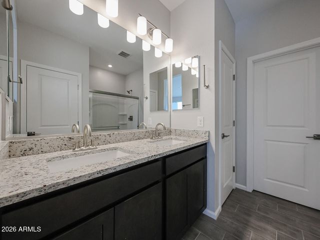 2647 E BOULDER Avenue, Apache Junction, AZ 85119