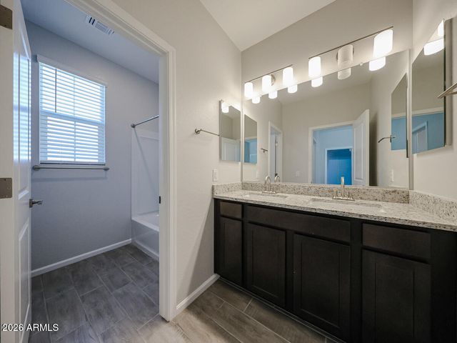 2647 E BOULDER Avenue, Apache Junction, AZ 85119