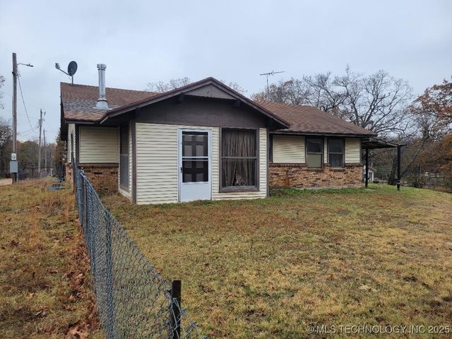 409612 E 1115 Road, Eufaula, OK 74432