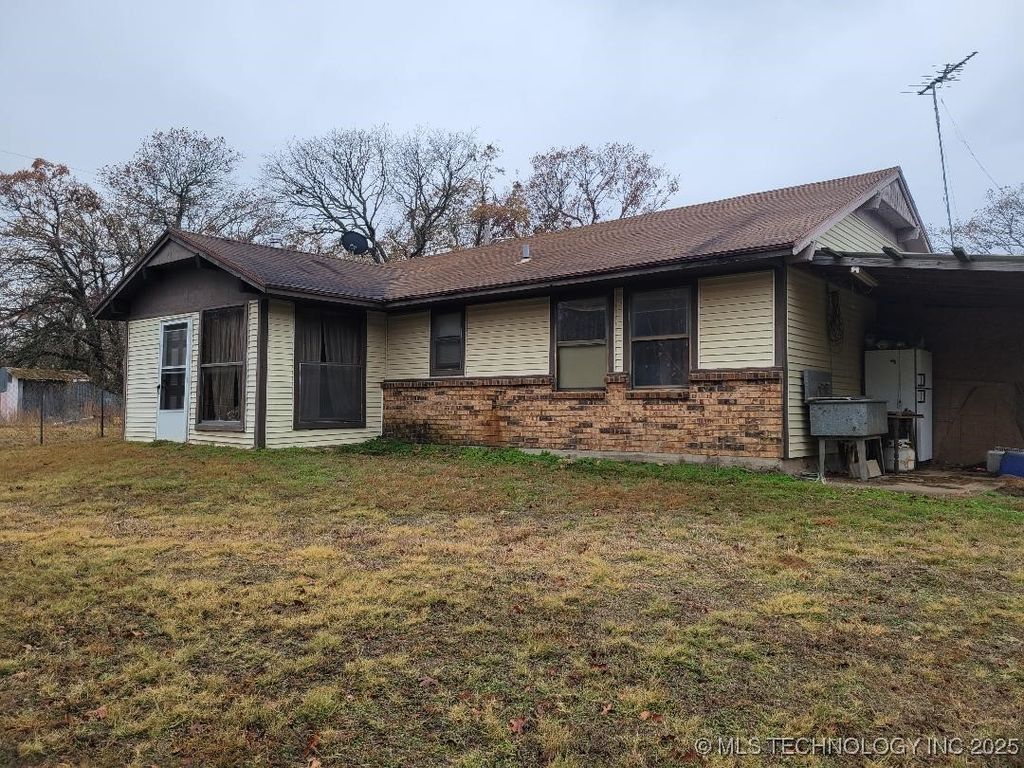 409612 E 1115 Road, Eufaula, OK 74432