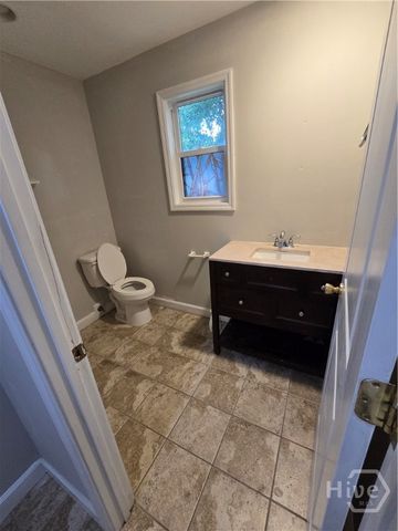 329 E 63rd Street, Savannah, GA 31405