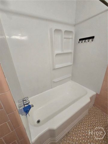 329 E 63rd Street, Savannah, GA 31405