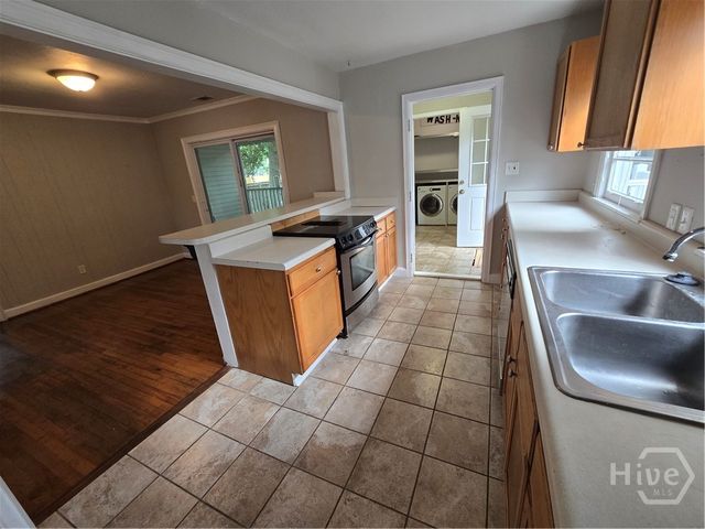 329 E 63rd Street, Savannah, GA 31405