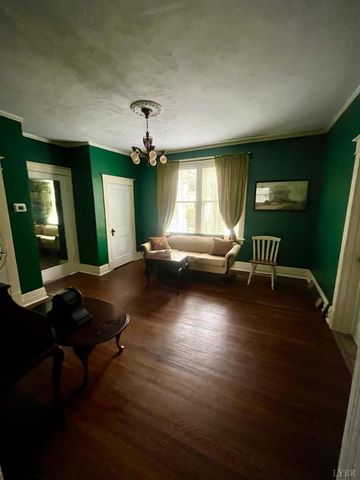 4402 Hilltop Drive, Lynchburg, VA 24502