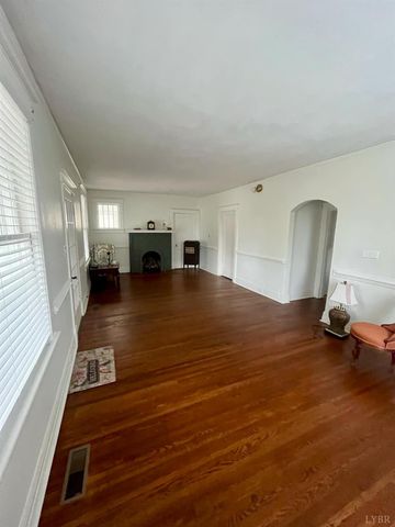 4402 Hilltop Drive, Lynchburg, VA 24502