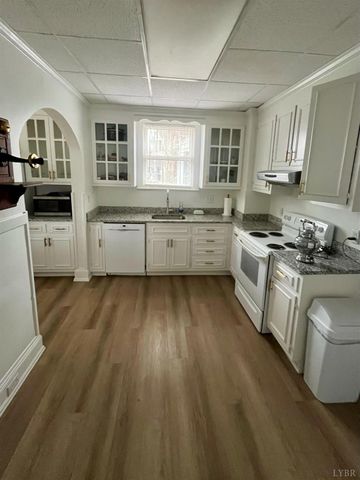 4402 Hilltop Drive, Lynchburg, VA 24502