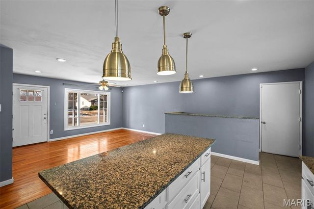 1283 Kingsford Drive, Florissant, MO 63031