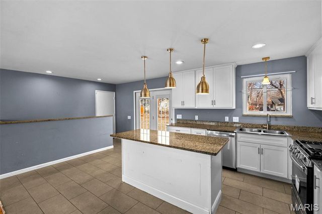 1283 Kingsford Drive, Florissant, MO 63031