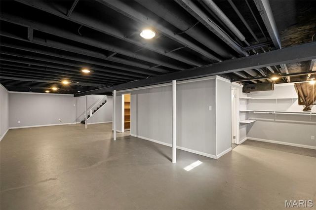 1283 Kingsford Drive, Florissant, MO 63031