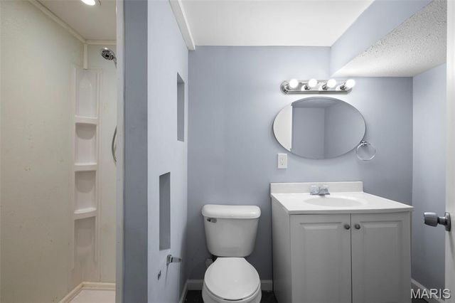 1283 Kingsford Drive, Florissant, MO 63031