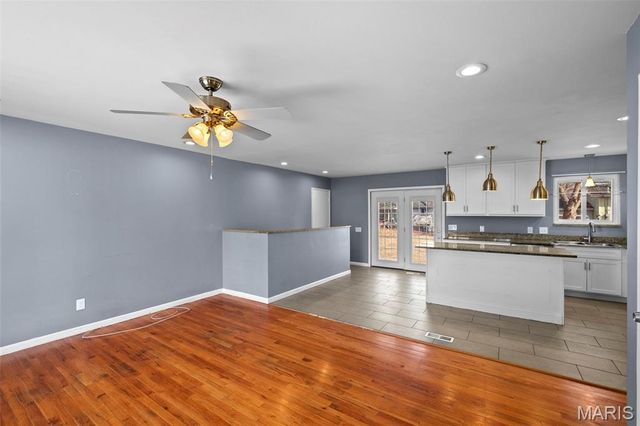 1283 Kingsford Drive, Florissant, MO 63031