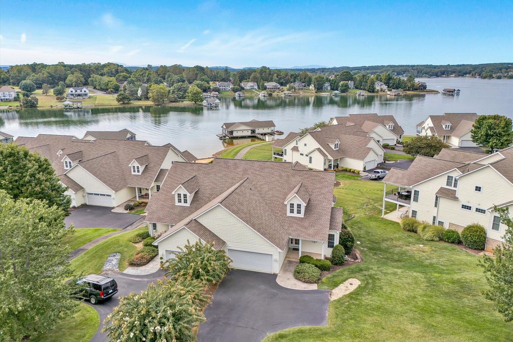 355 Haley Scott DR, Union Hall, VA 24176