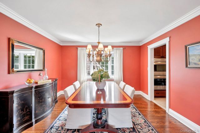 137 Weyford Terrace, Garden City, NY 11530