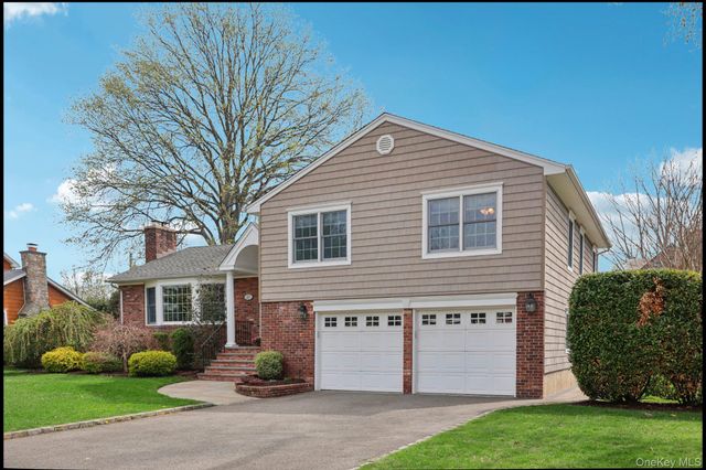 137 Weyford Terrace, Garden City, NY 11530