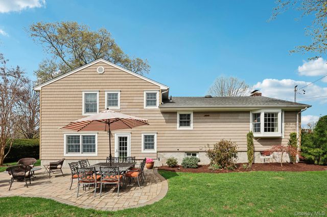 137 Weyford Terrace, Garden City, NY 11530