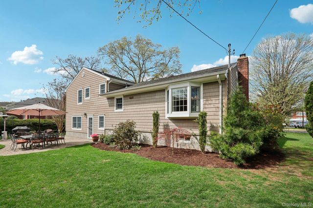 137 Weyford Terrace, Garden City, NY 11530