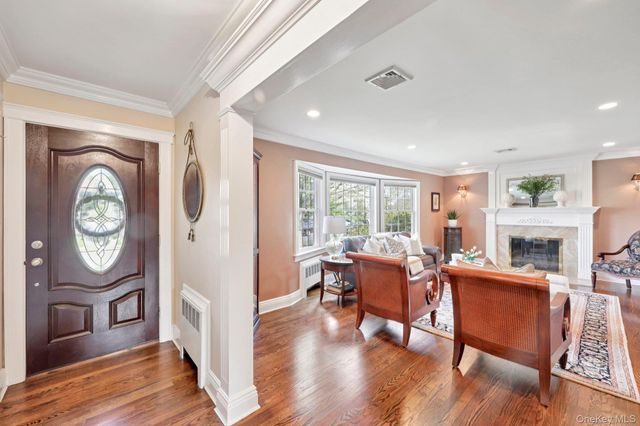 137 Weyford Terrace, Garden City, NY 11530