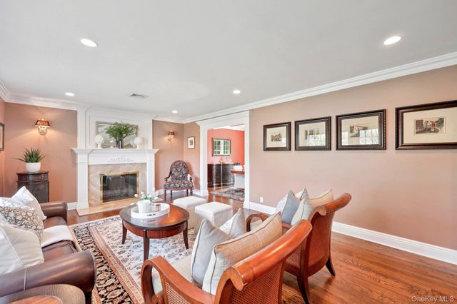 137 Weyford Terrace, Garden City, NY 11530