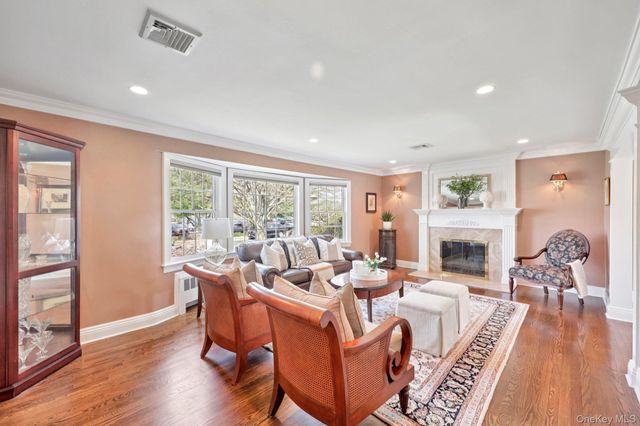 137 Weyford Terrace, Garden City, NY 11530