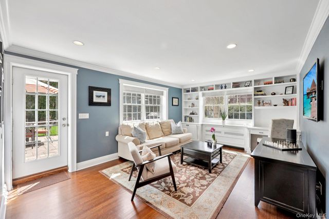 137 Weyford Terrace, Garden City, NY 11530