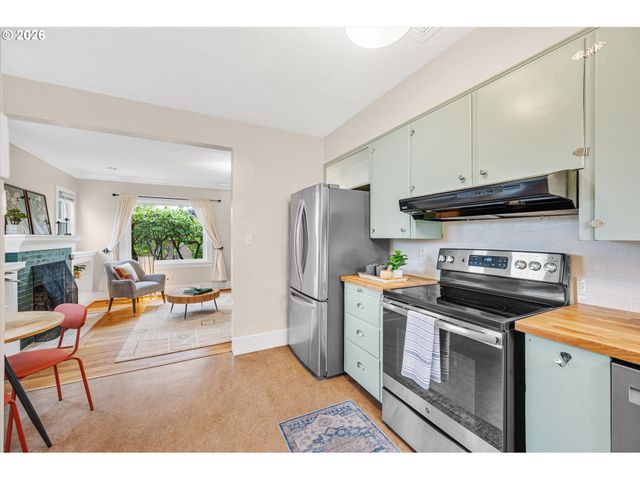 6106 Se CLINTON St, Portland, OR 97206