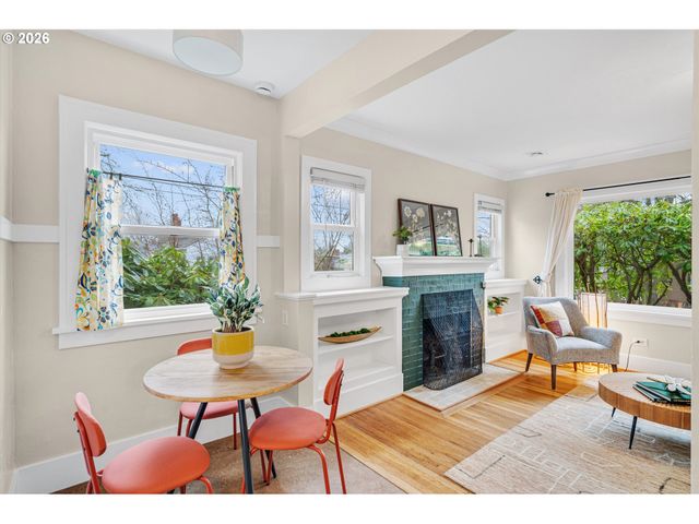 6106 Se CLINTON St, Portland, OR 97206