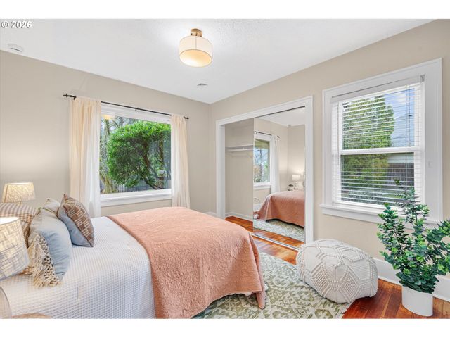 6106 Se CLINTON St, Portland, OR 97206