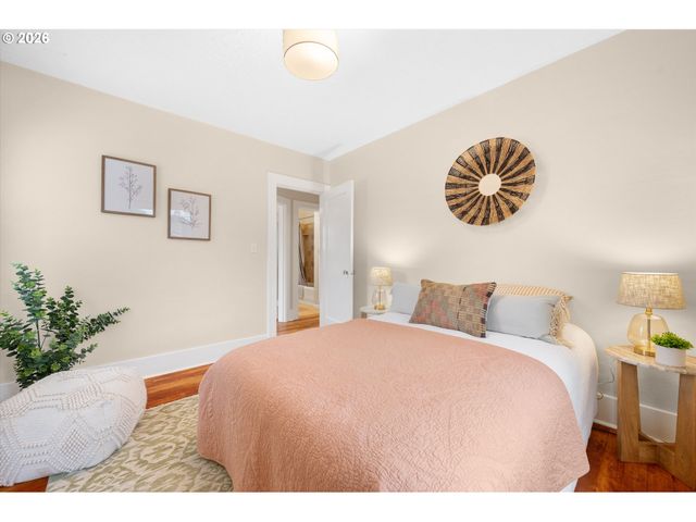 6106 Se CLINTON St, Portland, OR 97206