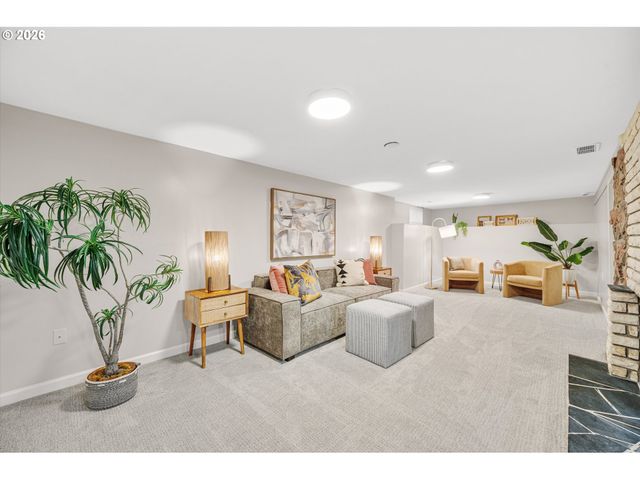 6106 Se CLINTON St, Portland, OR 97206