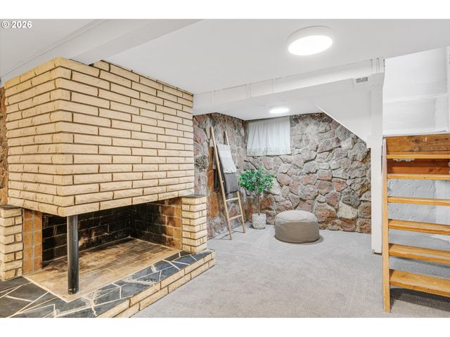 6106 Se CLINTON St, Portland, OR 97206