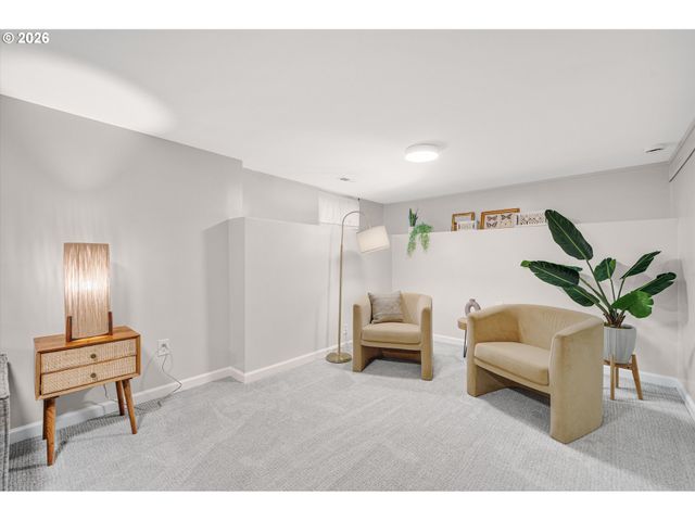 6106 Se CLINTON St, Portland, OR 97206