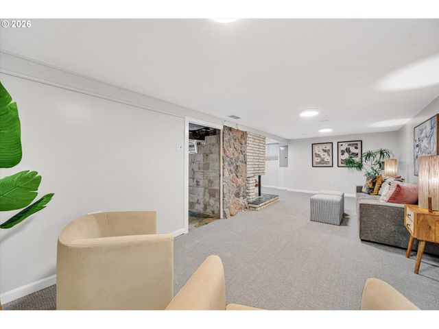 6106 Se CLINTON St, Portland, OR 97206