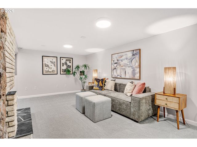 6106 Se CLINTON St, Portland, OR 97206