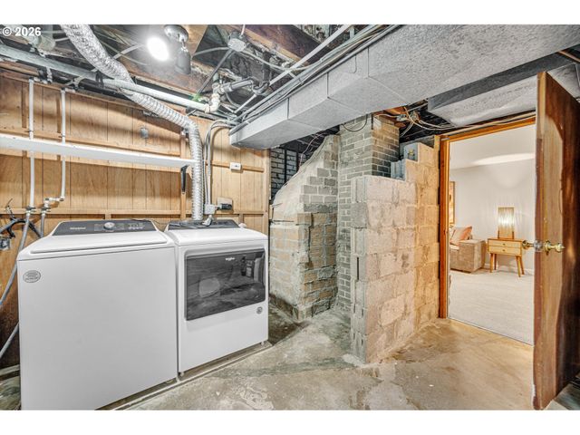 6106 Se CLINTON St, Portland, OR 97206