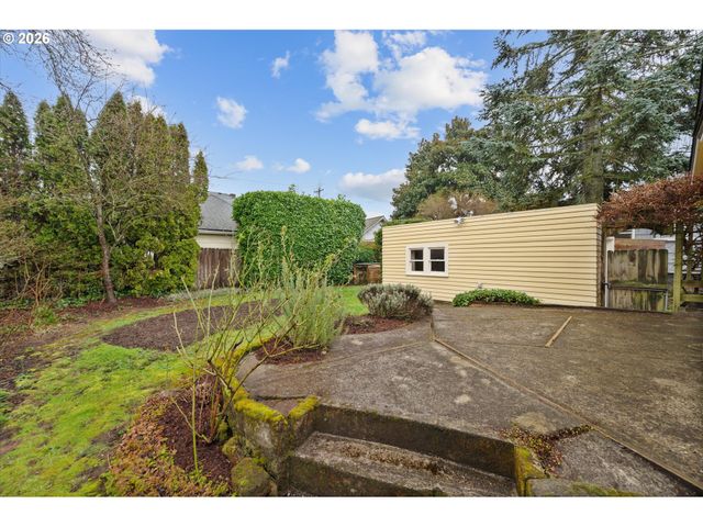 6106 Se CLINTON St, Portland, OR 97206